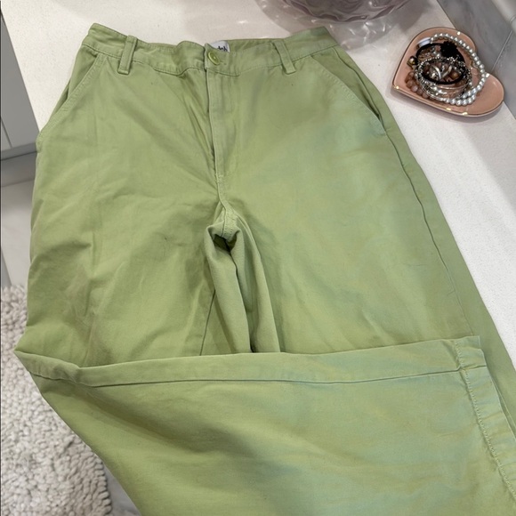 Aritzia Pants - Aritzia Green Chinos Relaxed Fit Lightweight